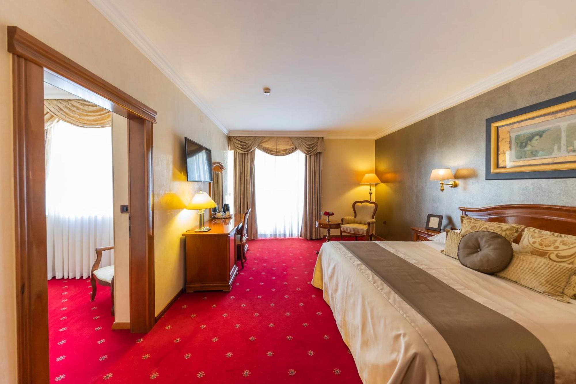 Triple Room with Balcony,1588077315:JPEG