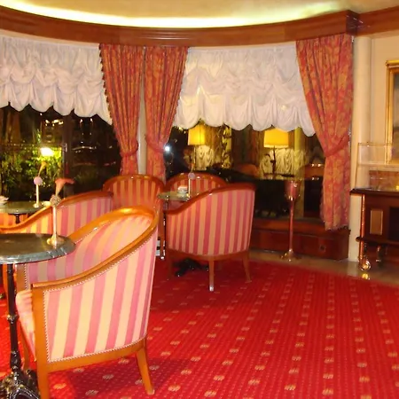 Hotel President-2